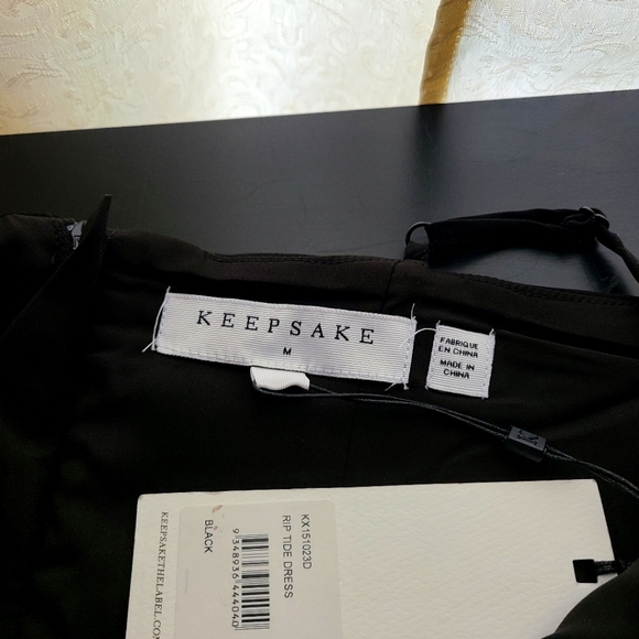 KEEPSAKE...STUNNING DRESS - Picture 5 of 6